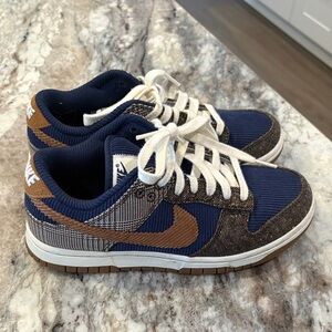 Nike Dunks Navy and Brown Sneakers